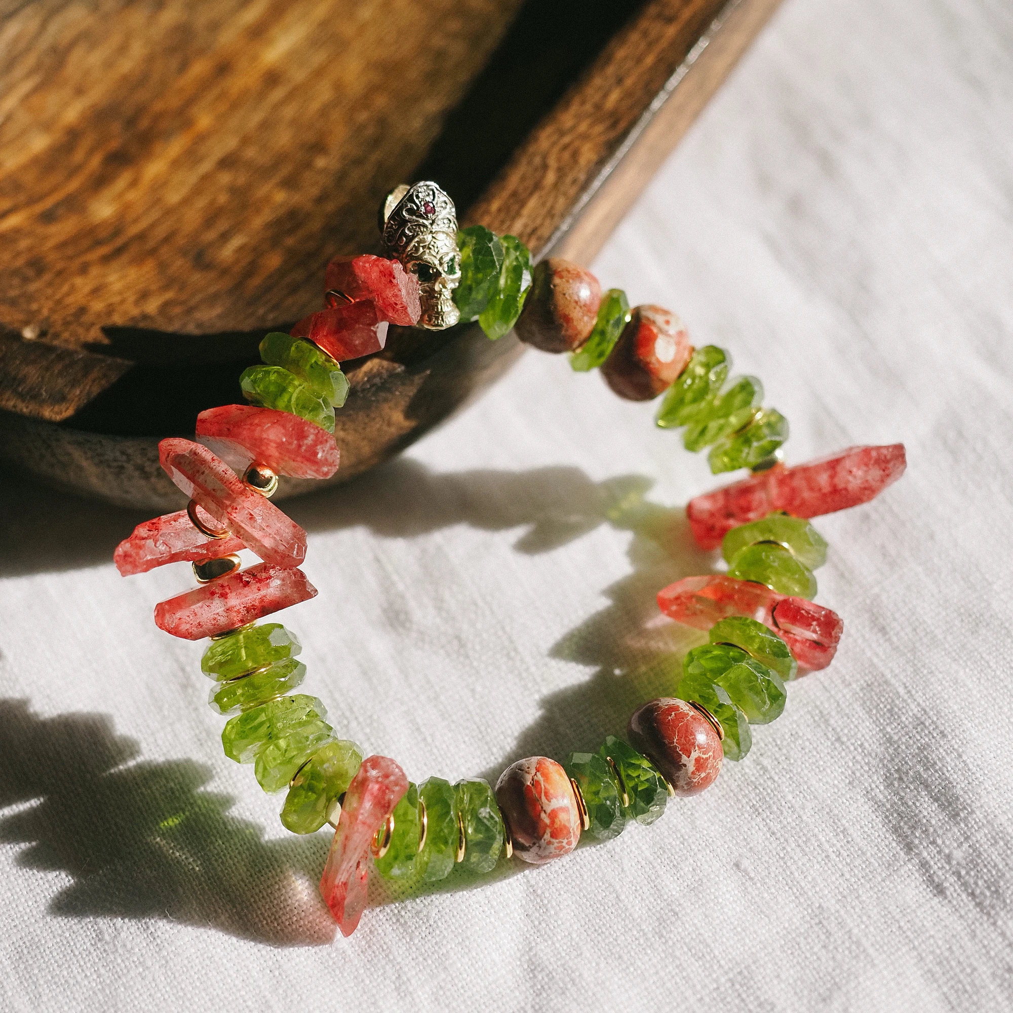 Браслет женский из Хризолита, Варисцита и Кварца