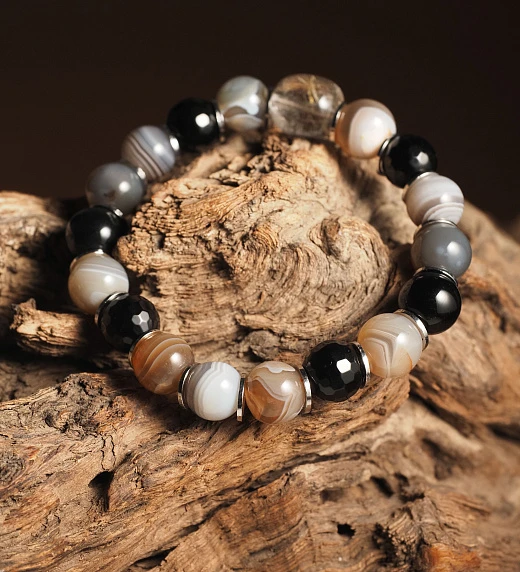 Браслет лаконичный для 28-го числа рождения