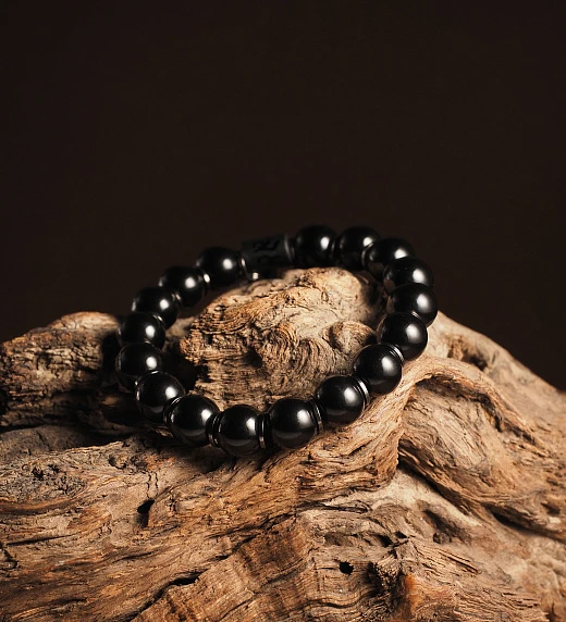 Браслет женский из Гагата