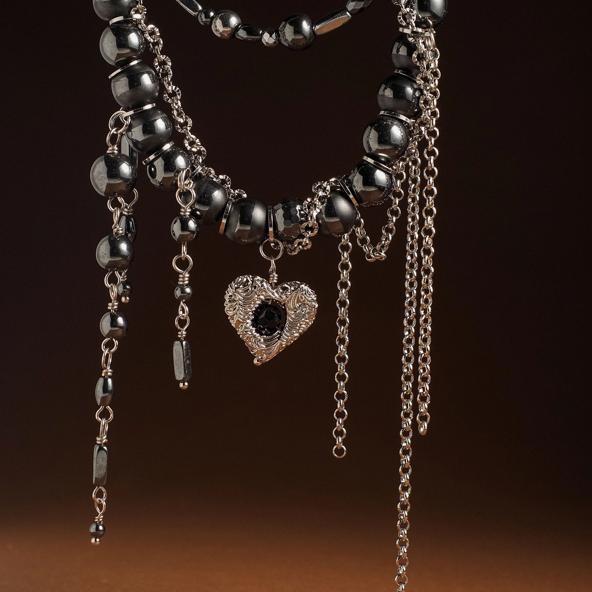 Чокер женский из Гематита