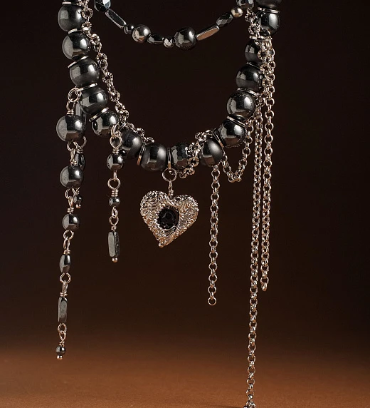 Чокер женский из Гематита