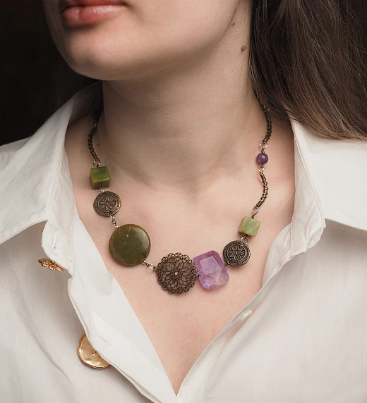 Колье из Аметиста, Жадеита и Нефрита