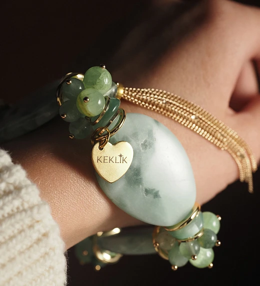 Браслет женский из Диопсида, Оникса и Пренита