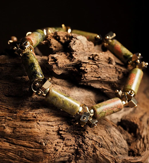 Браслет женский из Яшмы и Гематита