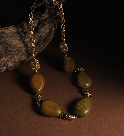 Колье из Яшмы