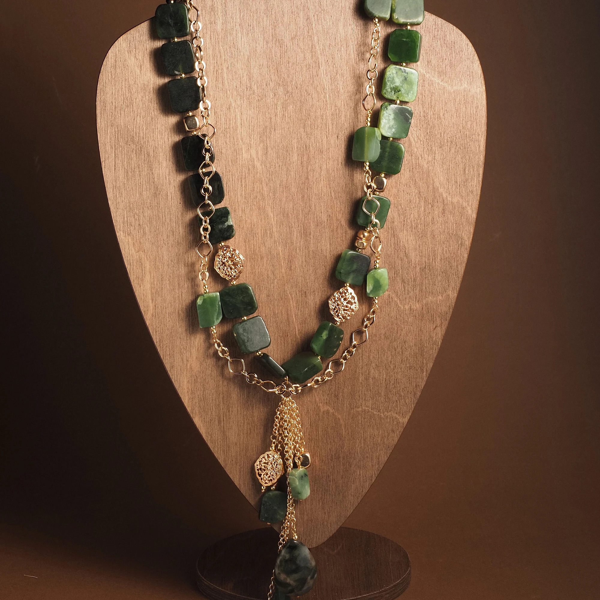 Колье из Нефрита №2