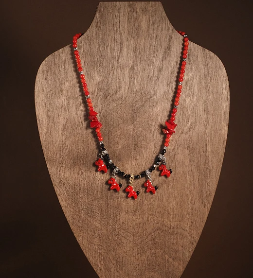 Чокер женский из Коралла и Шпинели