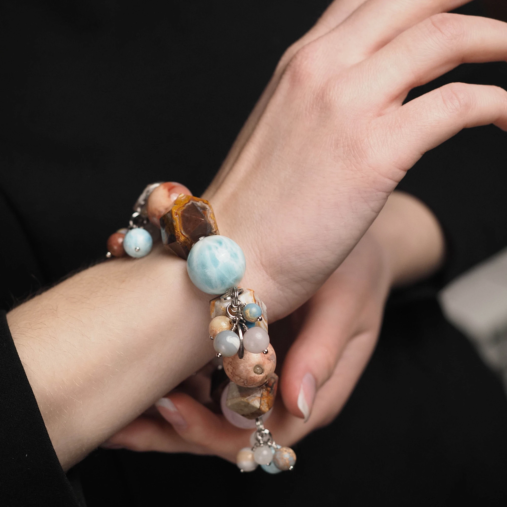 Браслет из Агата, Кунцита и Ларимара женский