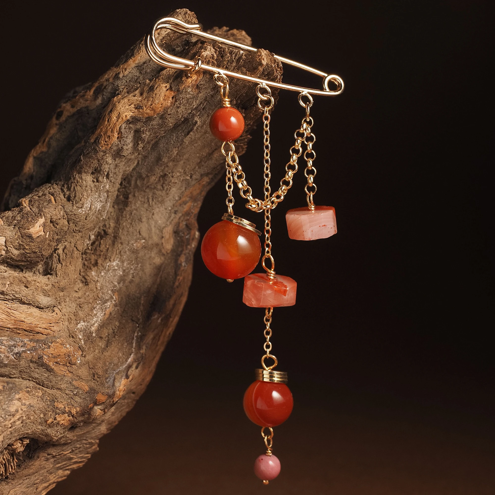 Булавочка из Сердолика