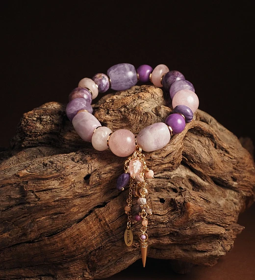 Браслет женский из Аметиста, Берилла, Кунцита, Чароита и Фосфосидерита 