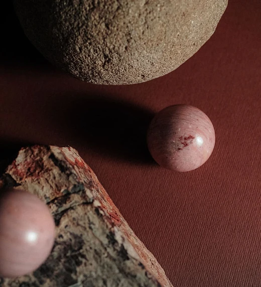 Каменный шар Родонита