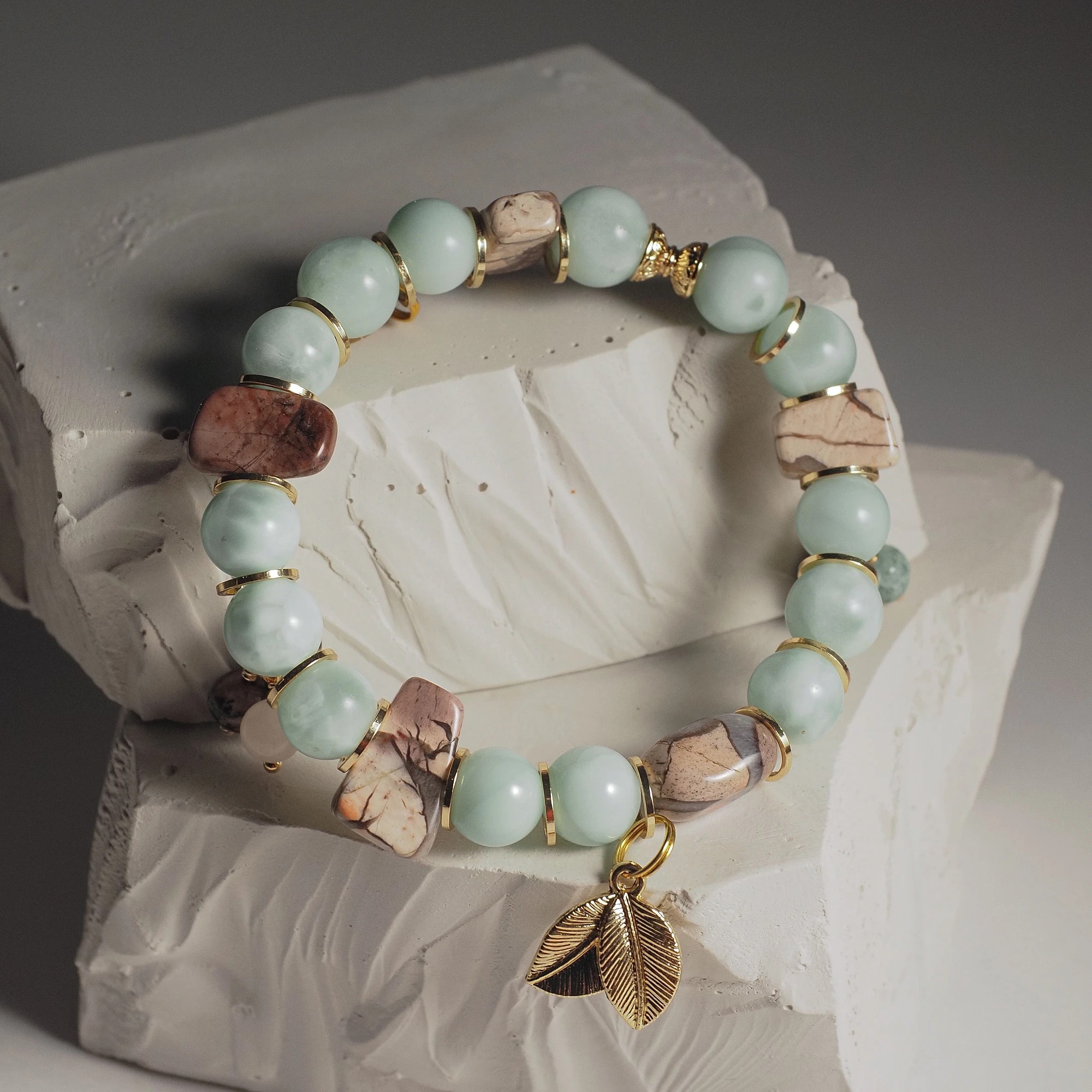 Браслет женский из Диопсида и Яшмы