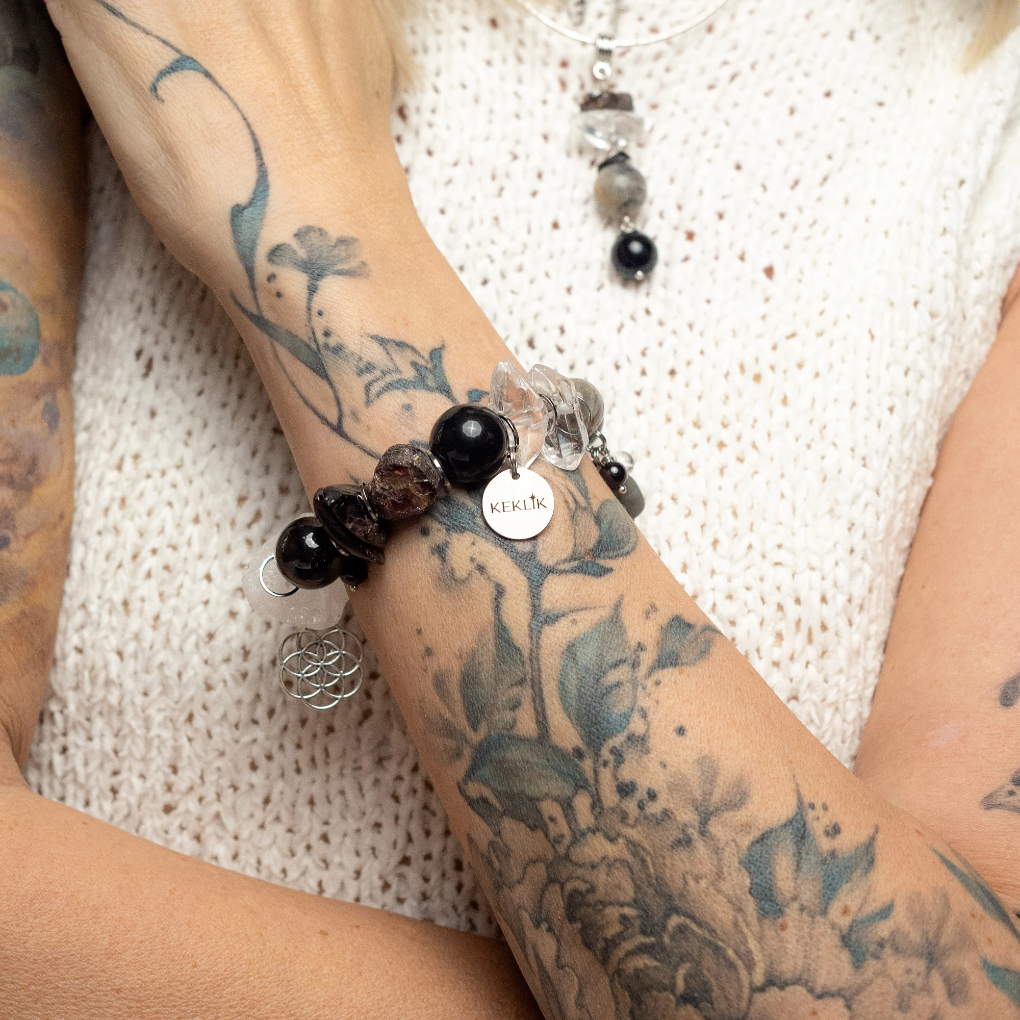 Браслет женский из Горного хрусталя, Граната, Лабрадора, Мориона и Обсидиана