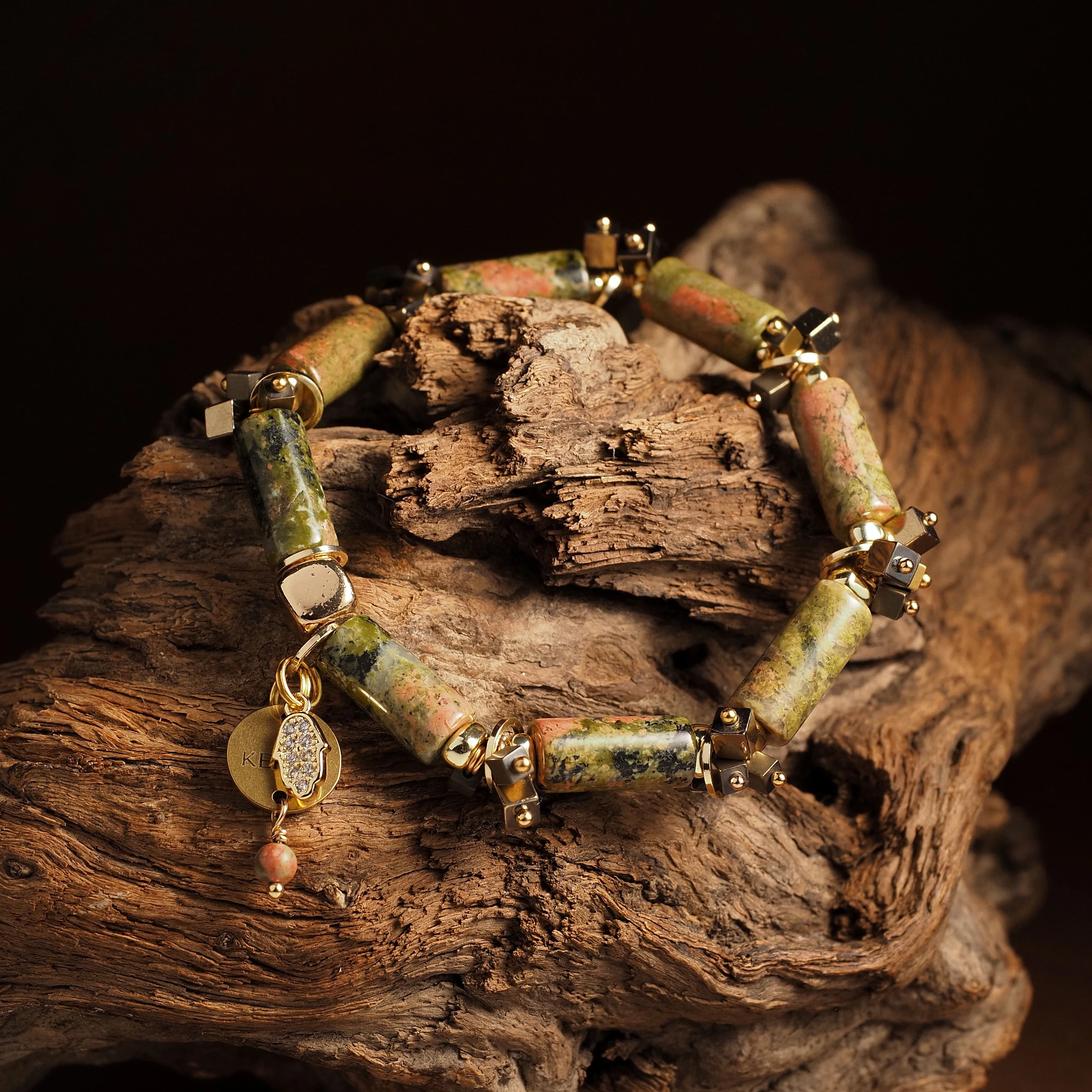 Браслет женский из Яшмы и Гематита