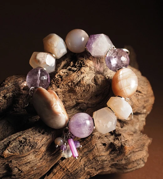 Браслет женский из Аметиста, Сакурового Агата, Перламутра и Солнечного камня