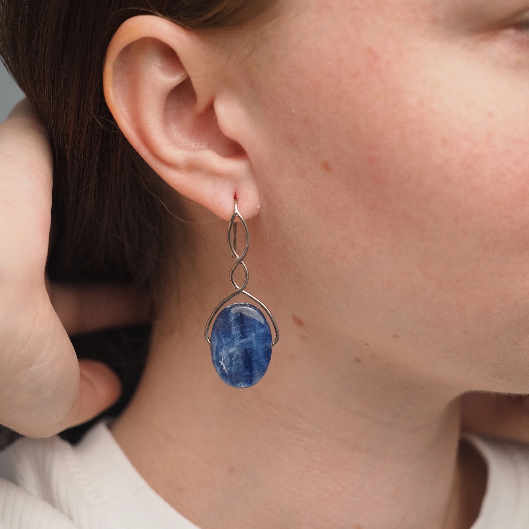 Серьги из Кианита