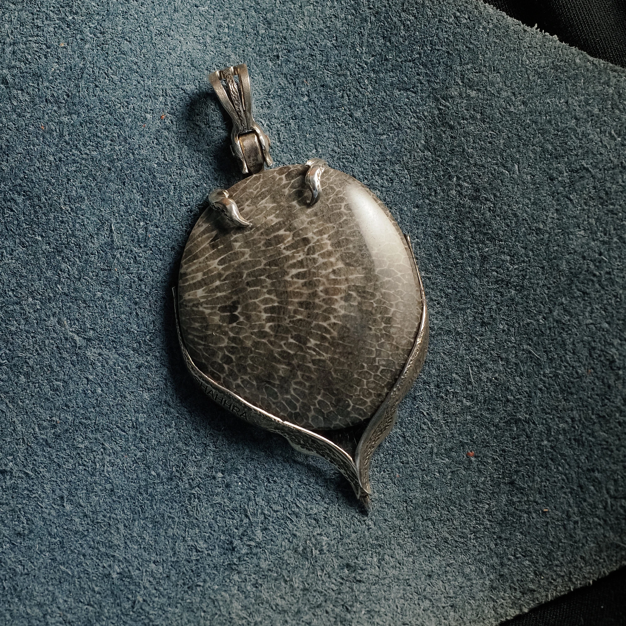 Кулон из Коралла