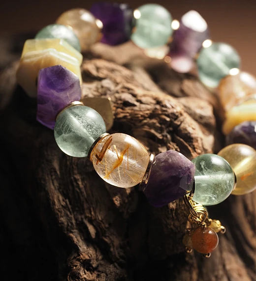 Браслет женский из Аметиста, Опала, Рутилового кварца и Флюорита