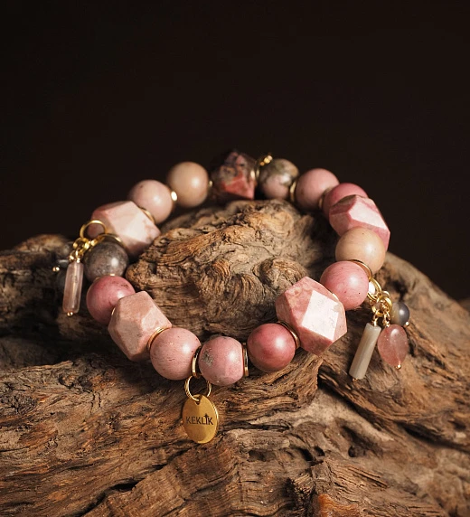 Браслет женский из Родонита