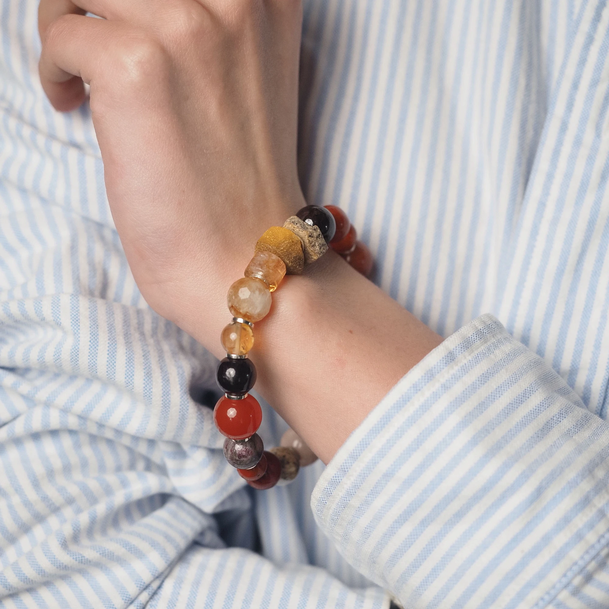 Талисман года 2026 лаконичный