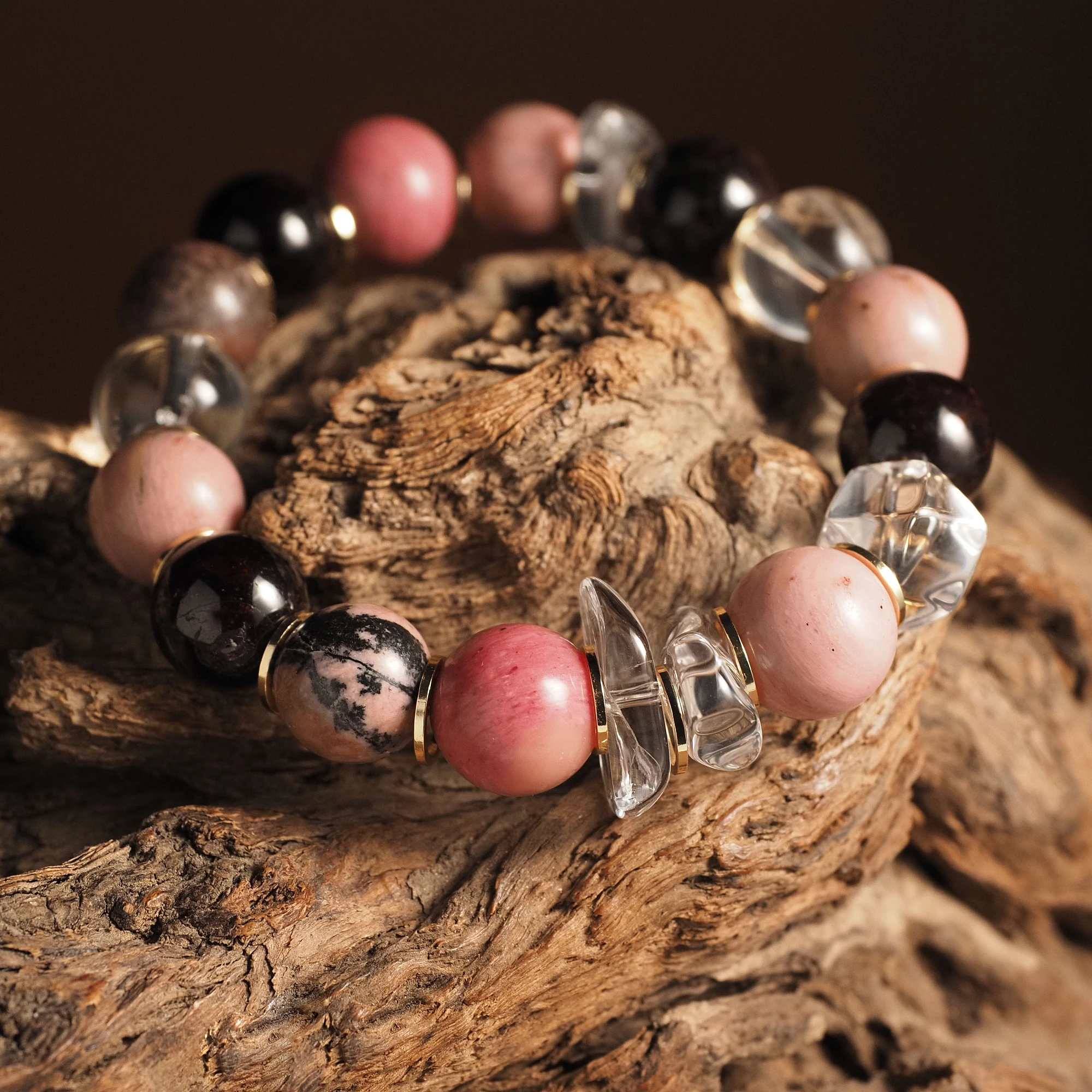 Браслет женский из Граната, Горного хрусталя и Родонита