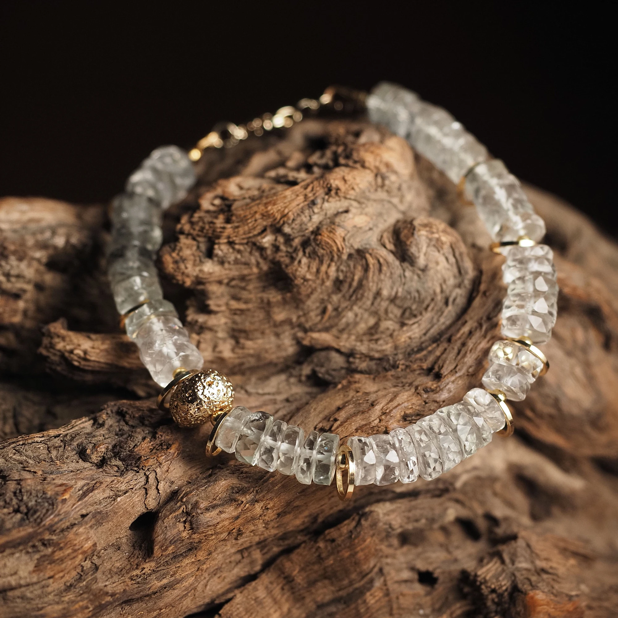 Браслет женский из зеленого Аметиста и Вулканита