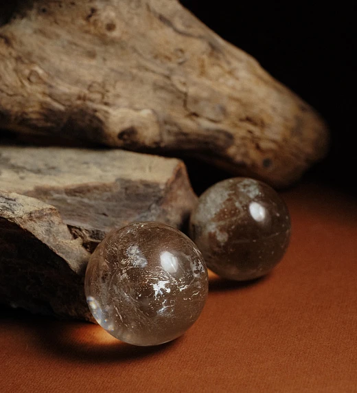 Каменный шар из Раухтопаза