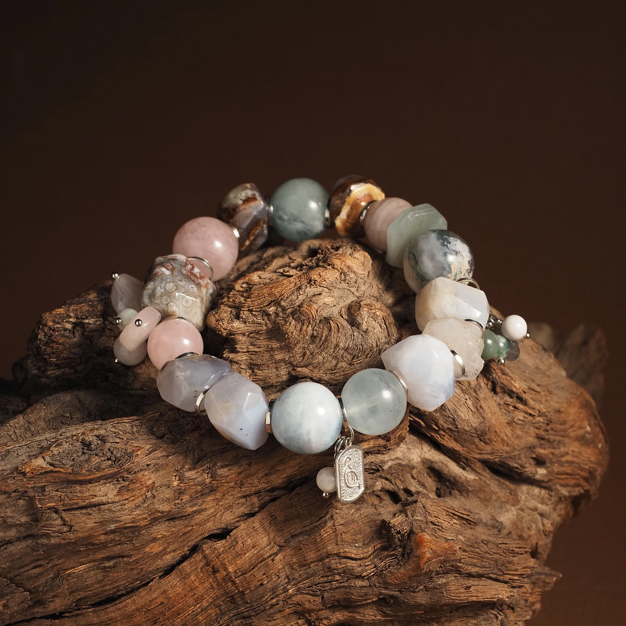 Браслет женский из Аквамарина, Берилла, Розового кварца, Халцедона и Яшмы