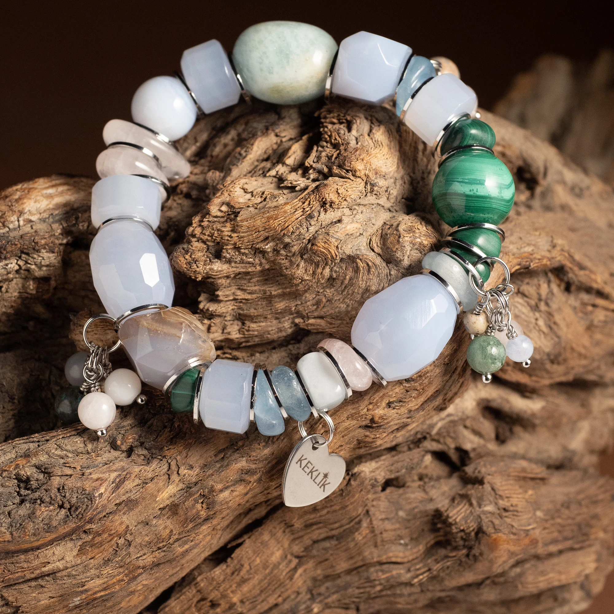 Браслет женский из Аквамарина, Берилла, Малахита, Сапфирина и Халцедона