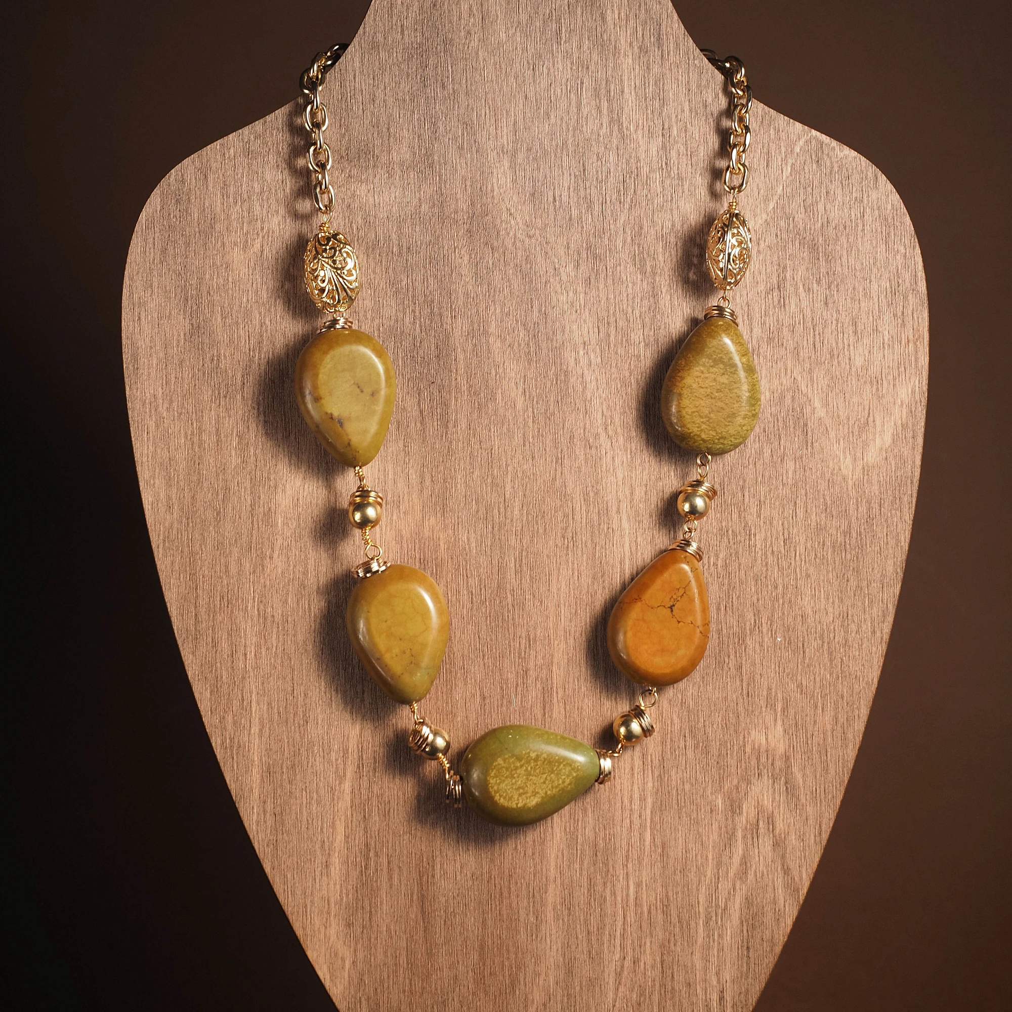 Колье из Яшмы