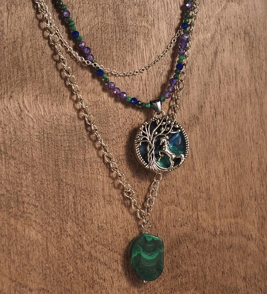 Чокер женский из Малахита и Шпинели