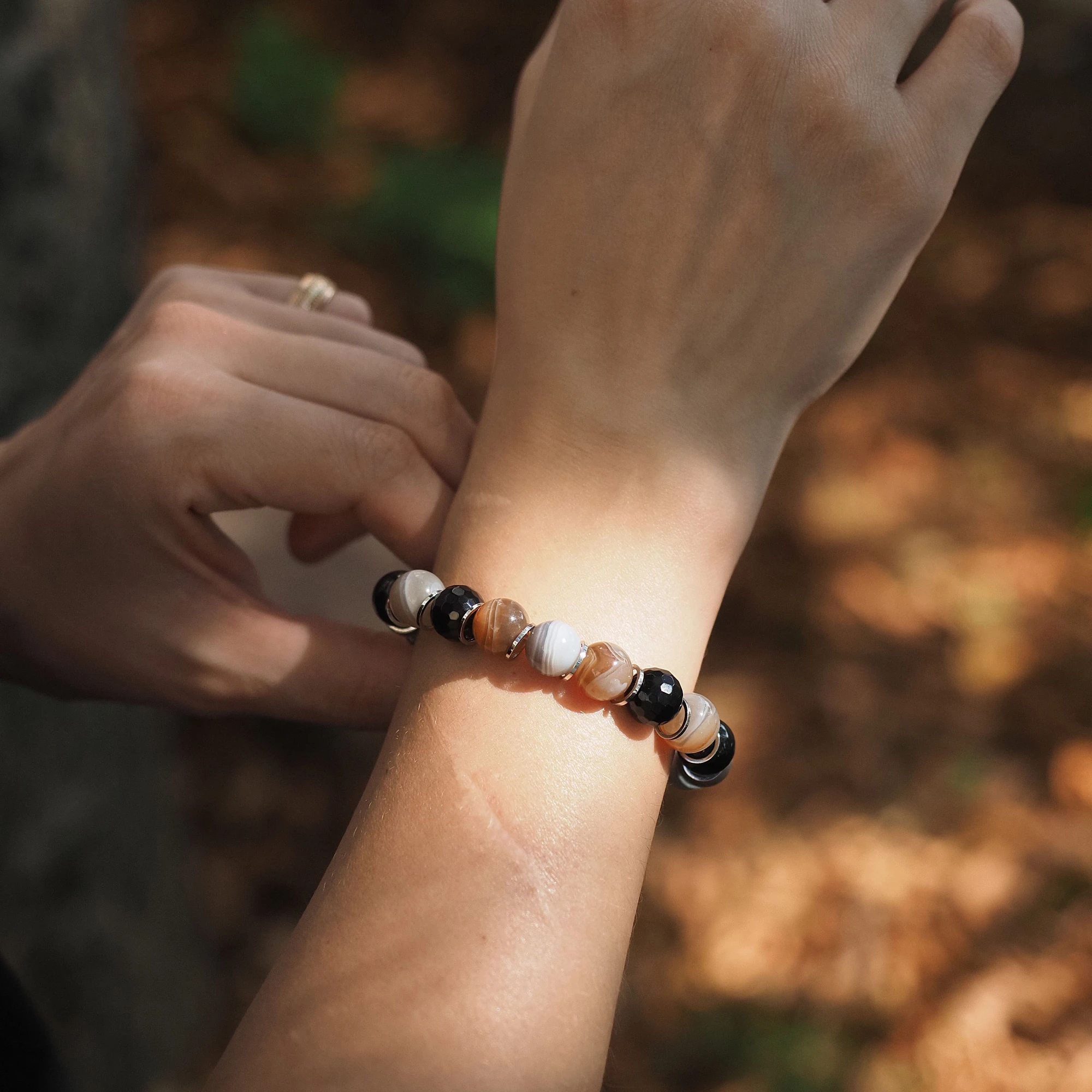 Браслет лаконичный для 28-го числа рождения