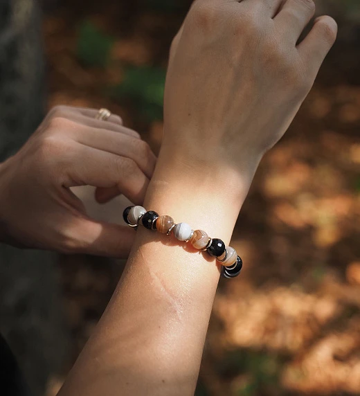 Браслет лаконичный для 28-го числа рождения