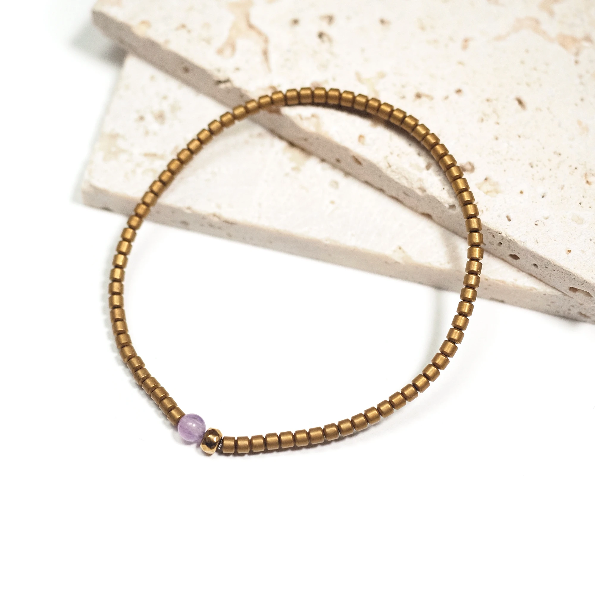 Браслет с камнем по числу рождения