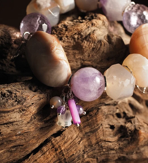 Браслет женский из Аметиста, Сакурового Агата, Перламутра и Солнечного камня