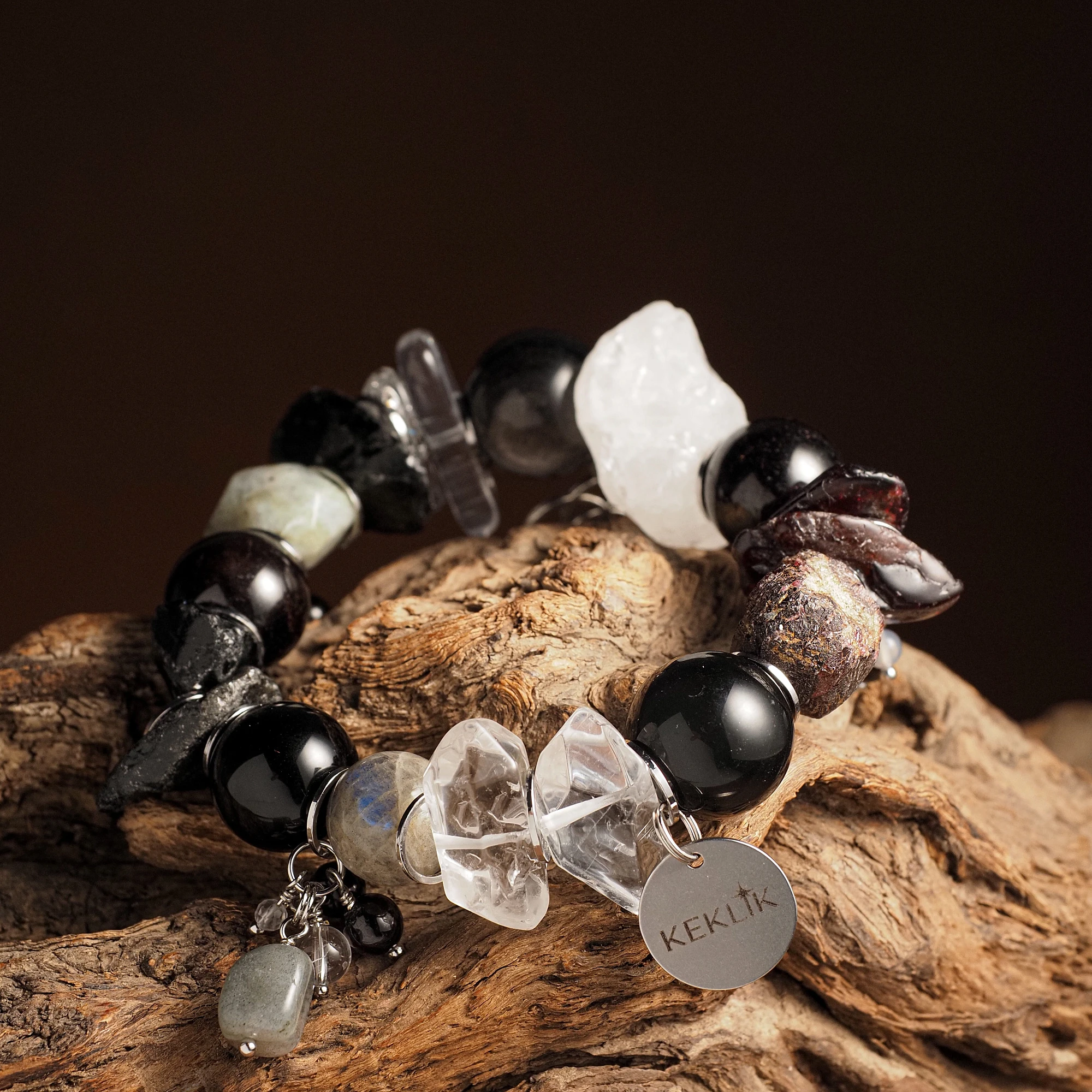 Браслет женский из Горного хрусталя, Граната, Лабрадора, Мориона и Обсидиана