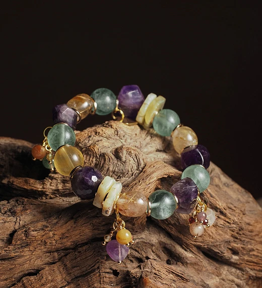 Браслет женский из Аметиста, Опала, Рутилового кварца и Флюорита