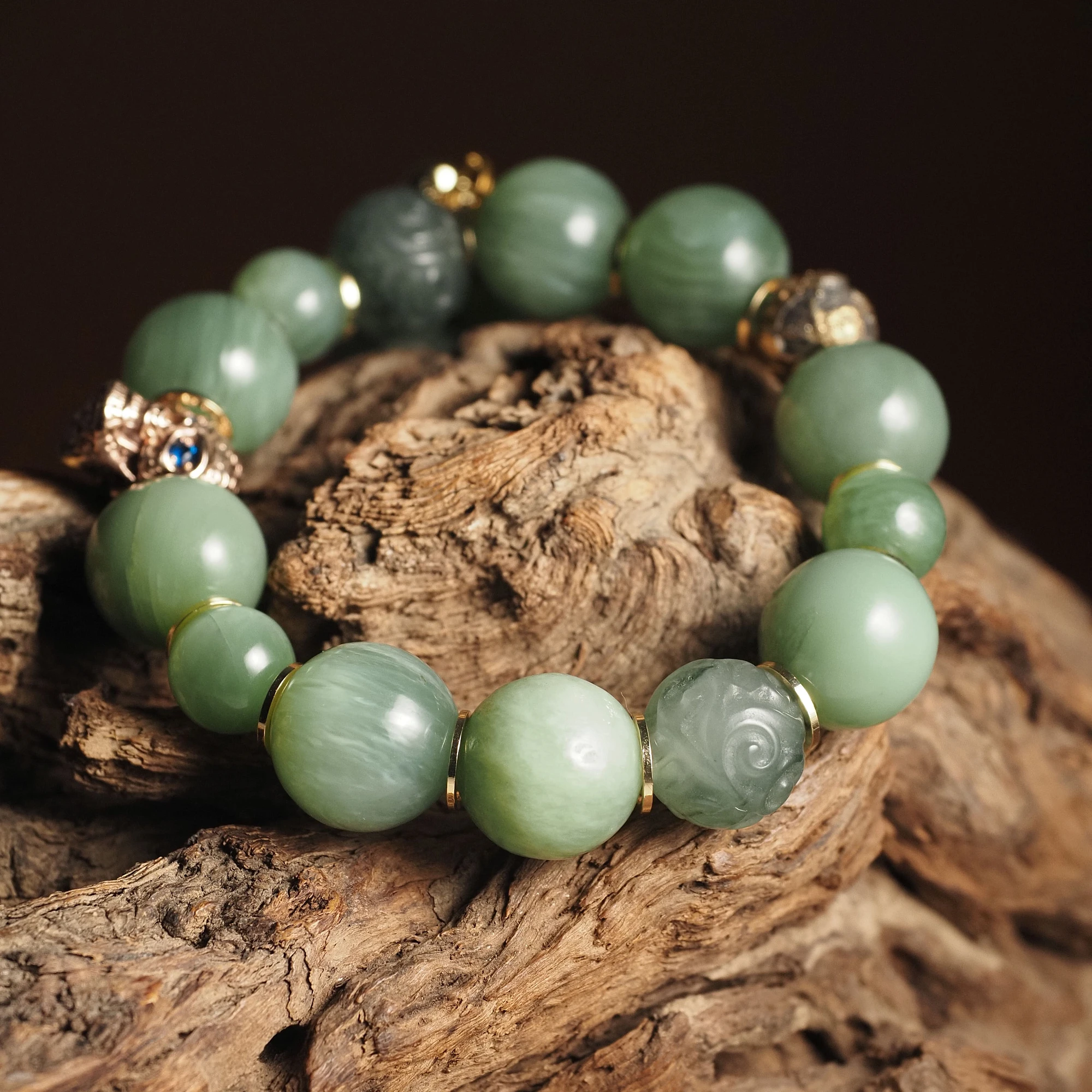 Браслет женский из Нефрита