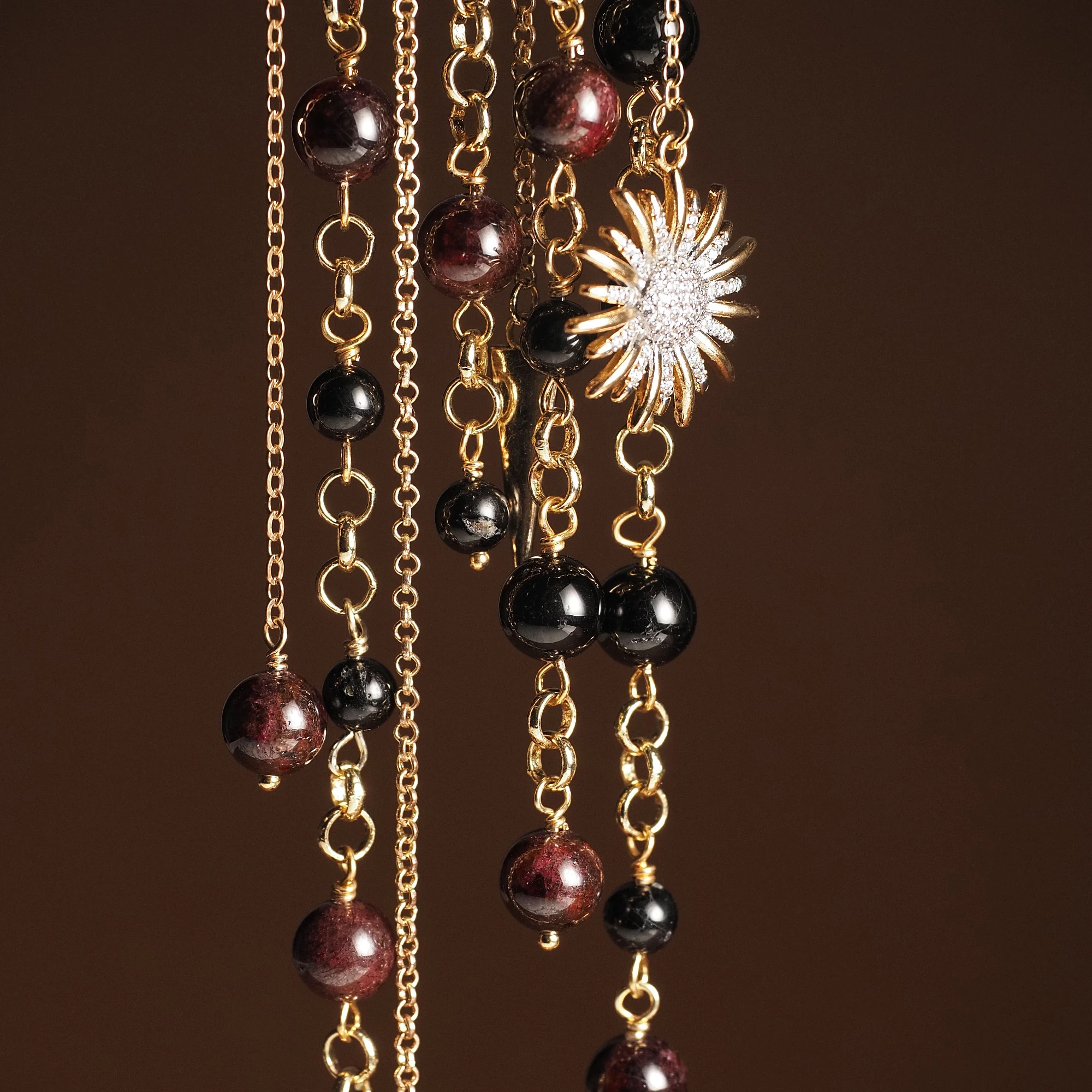 Булавочка из Граната и Турмалина