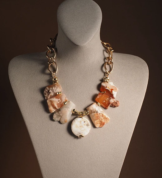 Колье из Сакурового Агата