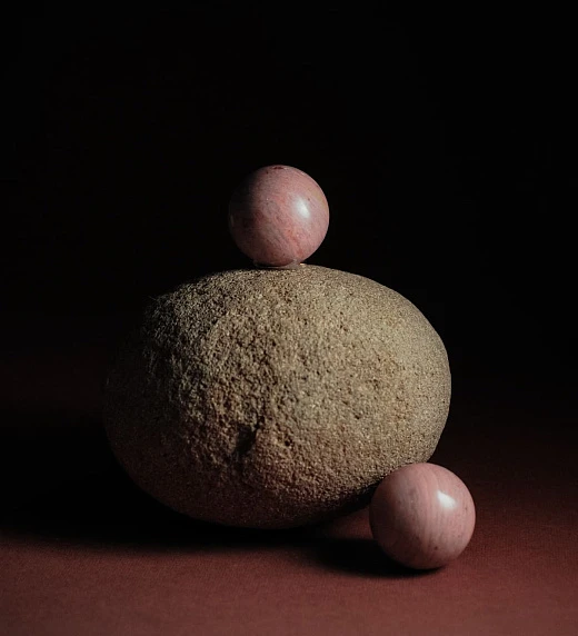 Каменный шар Родонита