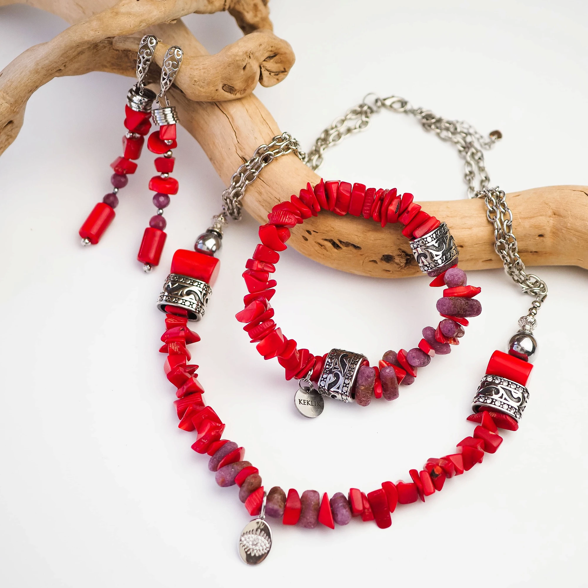 Колье из Коралла и Корунда