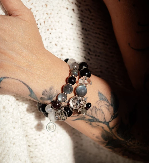 Браслет лаконичный из Горного хрусталя, Граната, Лабрадора, Лунного камня и Мориона