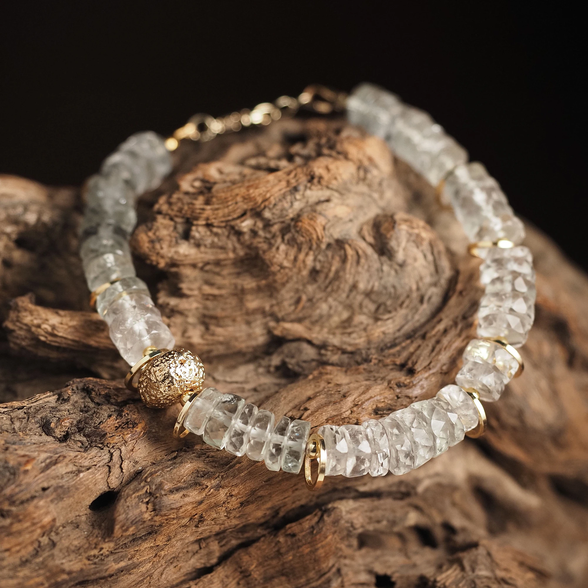 Браслет женский из зеленого Аметиста и Вулканита