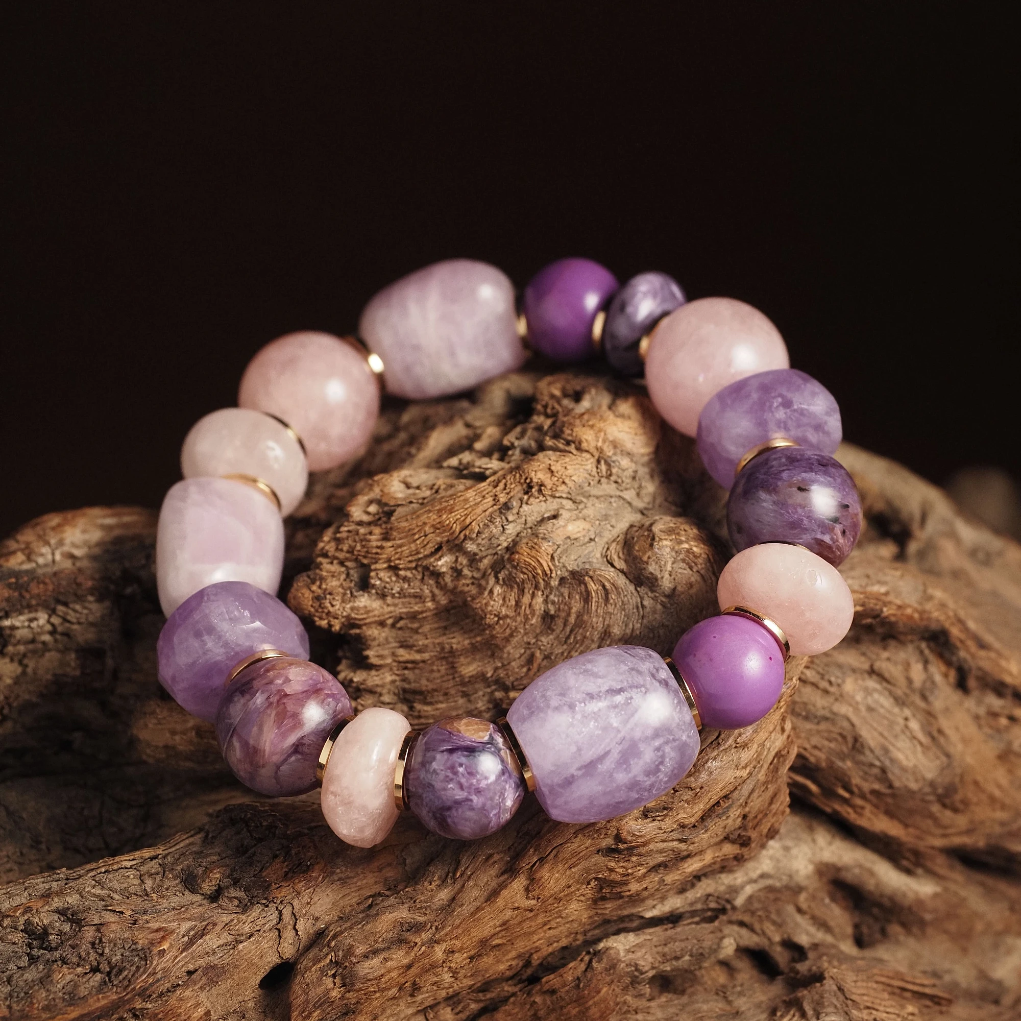 Браслет женский из Аметиста, Берилла, Кунцита, Чароита и Фосфосидерита 