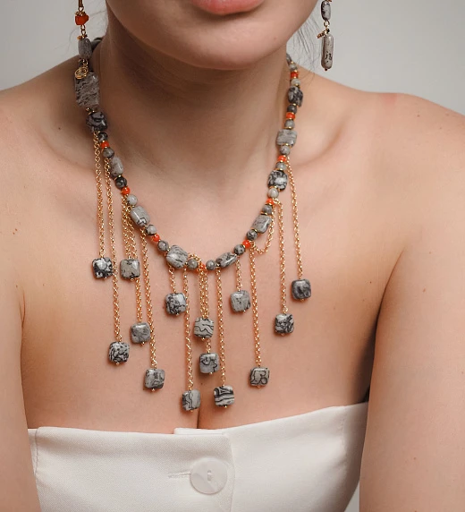 Колье из Яшмы и Коралла