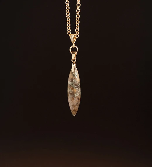 Кулон из Пренита