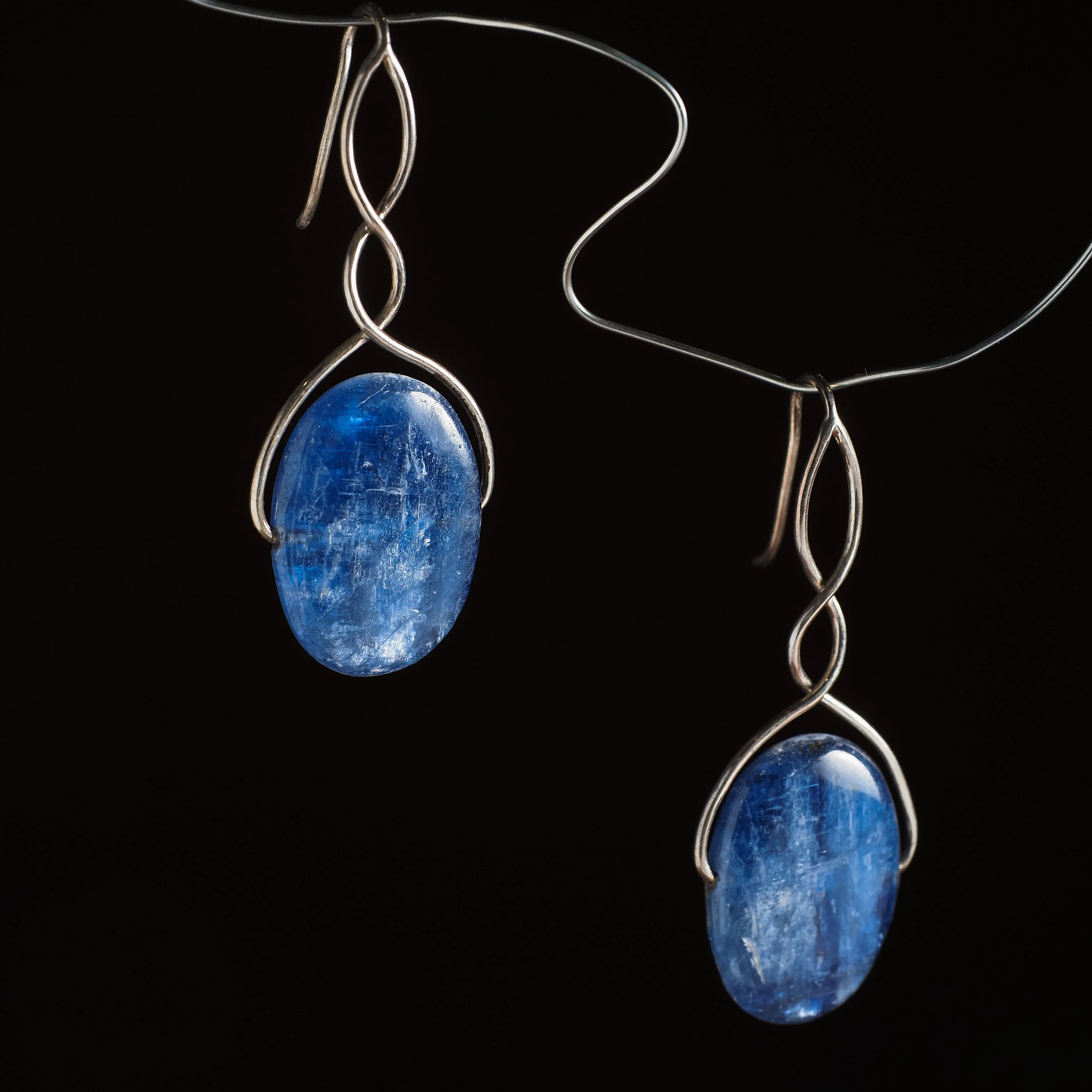 Серьги из Кианита