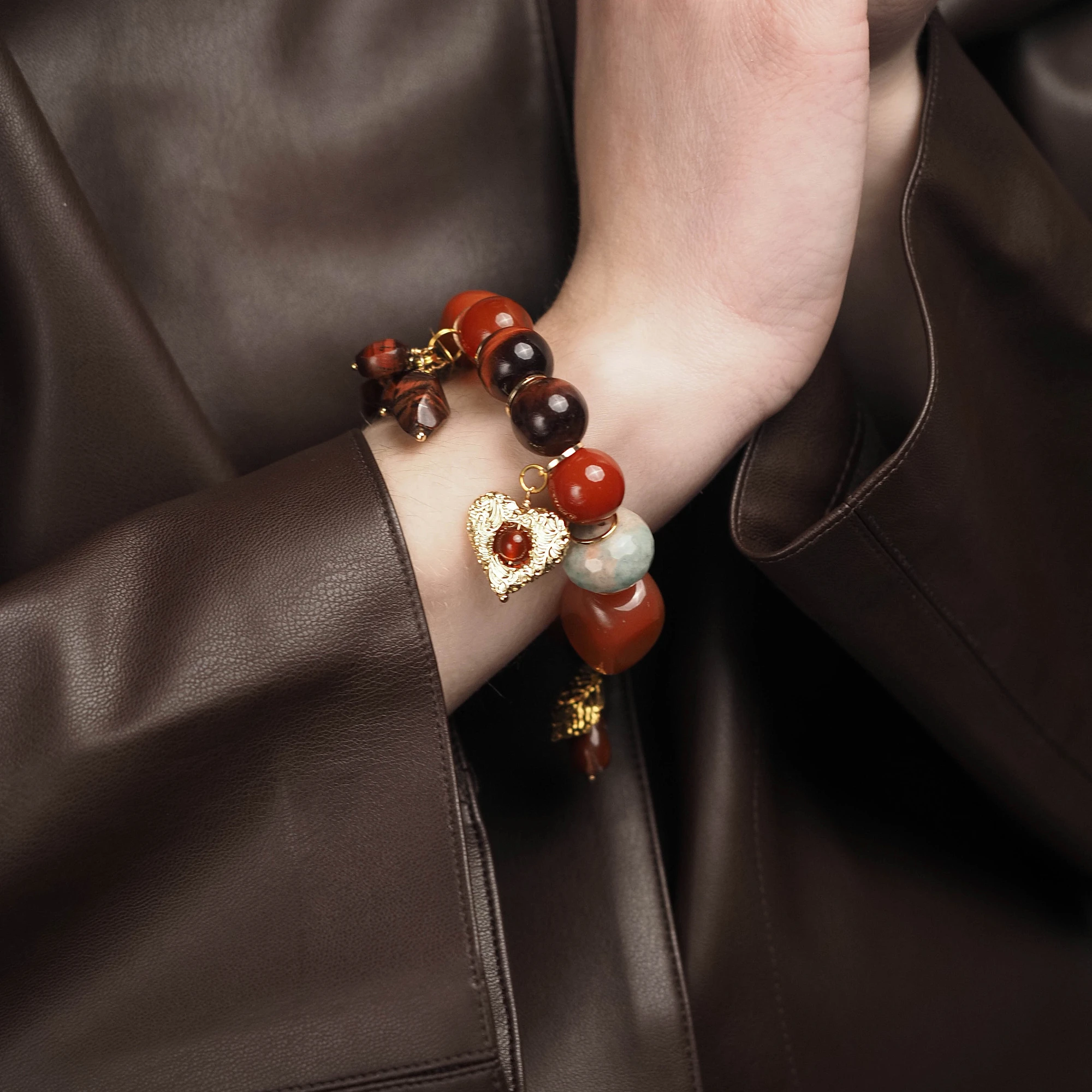 Браслет из Амазонита, Бычьего глаза и Сердолика женский №1