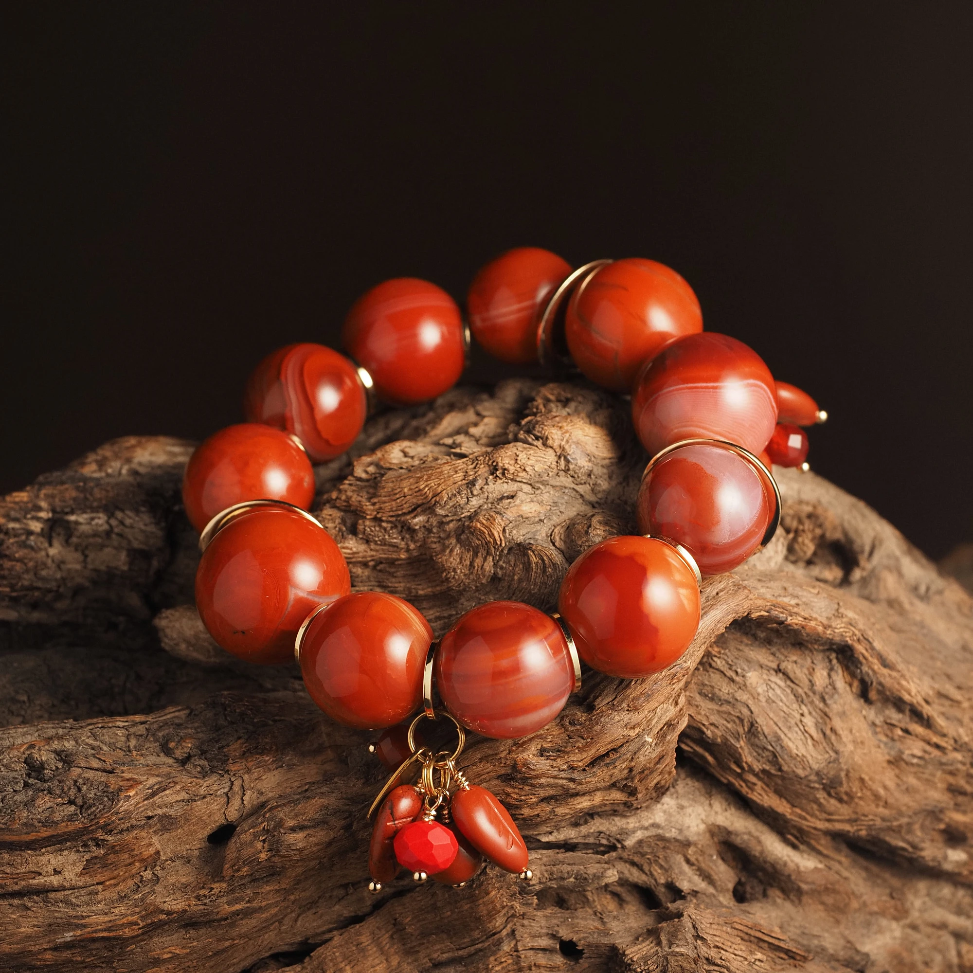 Браслет из Карнеола женский